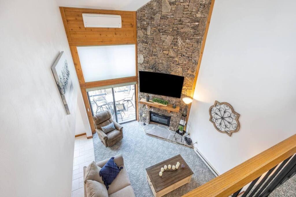 Luxury Seven Springs Condo- 3 Bed & Loft, 3 Bath *