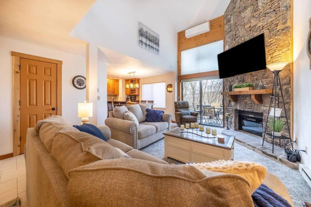 Luxury Seven Springs Condo- 3 Bed & Loft, 3 Bath Apartment *